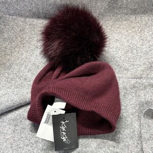 Kyi Kyi Canada burgundy wool cashmere beanie detachable faux fur pom-pom hat